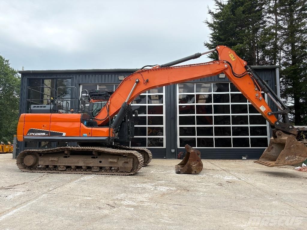 Doosan DX 225 LC-5 Vikšriniai ekskavatoriai