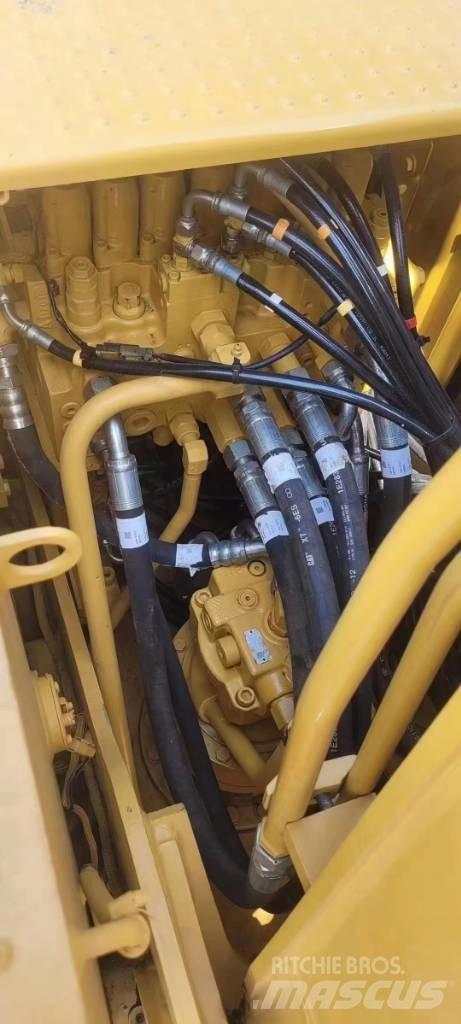 CAT 313D2GC Vikšriniai ekskavatoriai