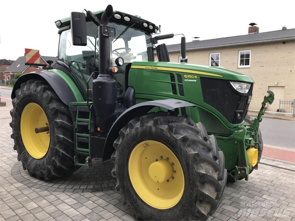 John Deere 6250R Traktoriai