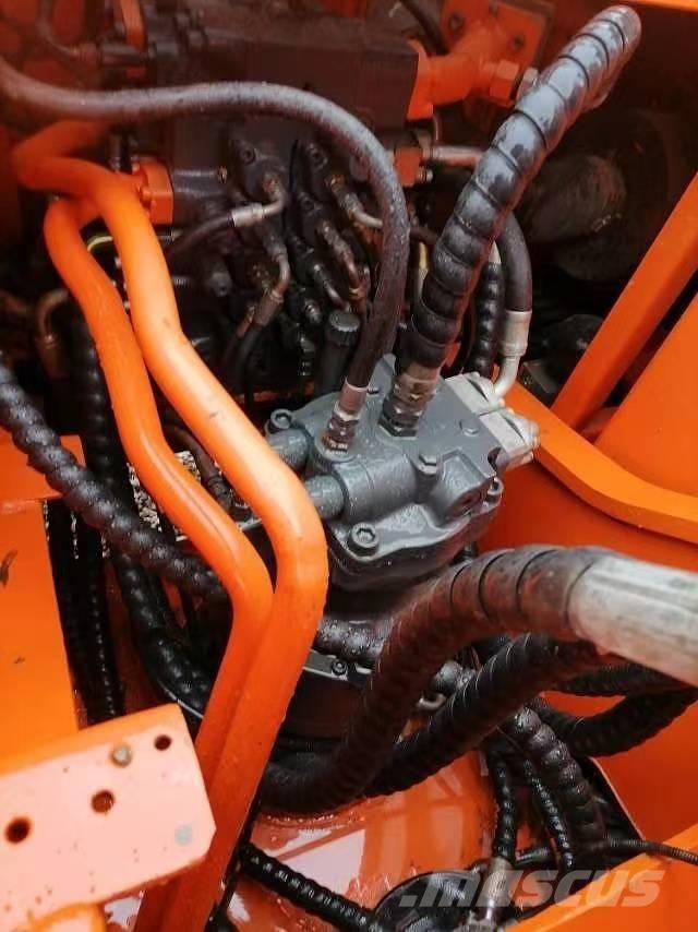 Doosan 225 LC-9 Vikšriniai ekskavatoriai