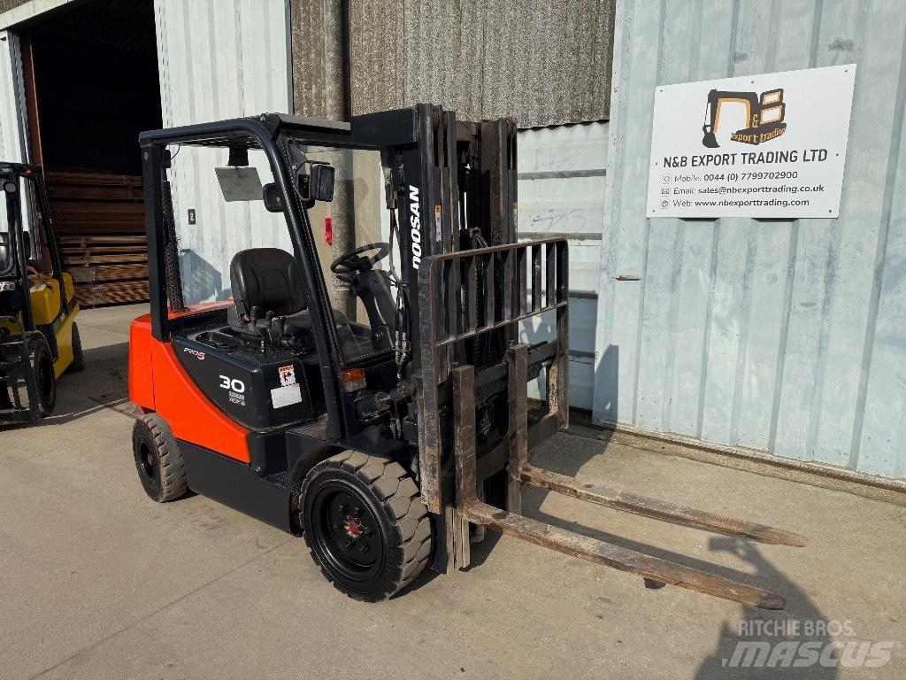 Doosan D 30 Dyzeliniai krautuvai