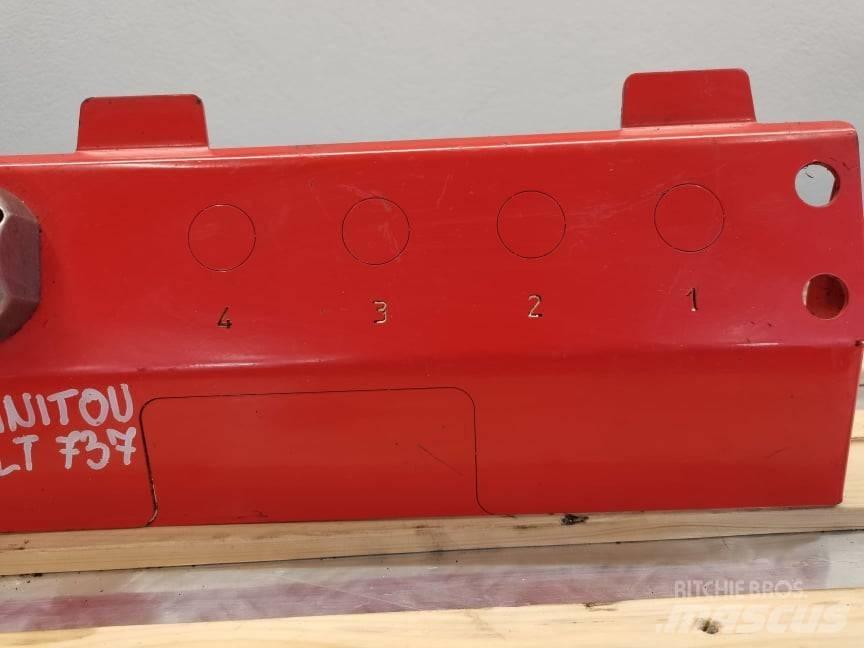 Manitou MLT shield Kabinos ir interjeras