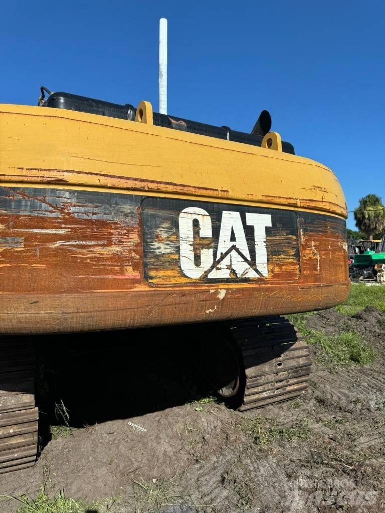 CAT 330 L Vikšriniai ekskavatoriai