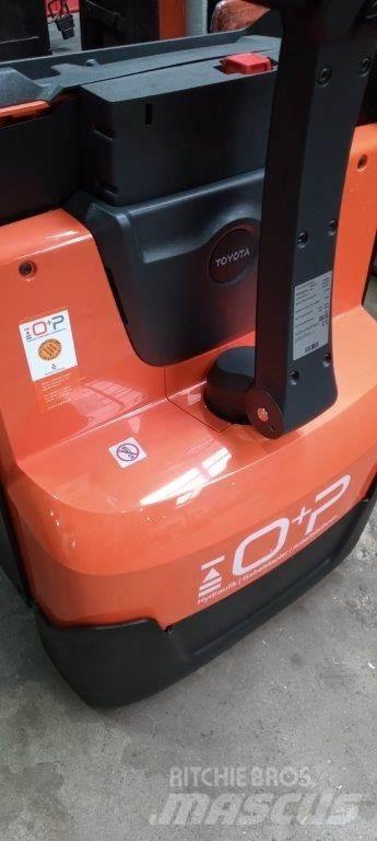 Toyota LWE 200 Mažų aukščių keltuvai