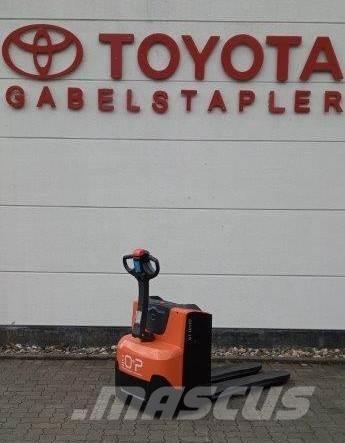 Toyota LWE 200 Mažų aukščių keltuvai