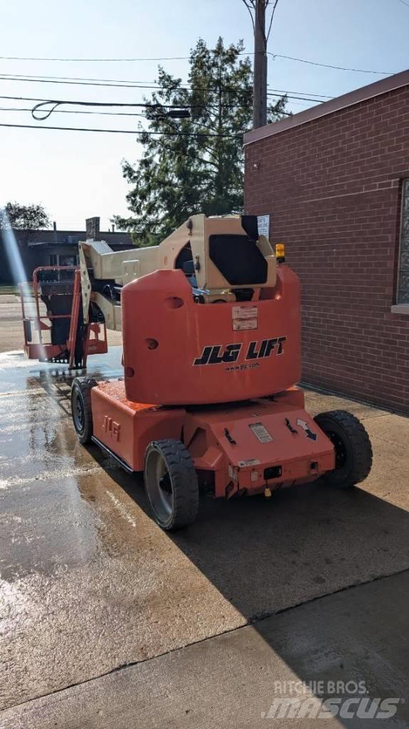 JLG E 400 AJPN Alkūniniai keltuvai