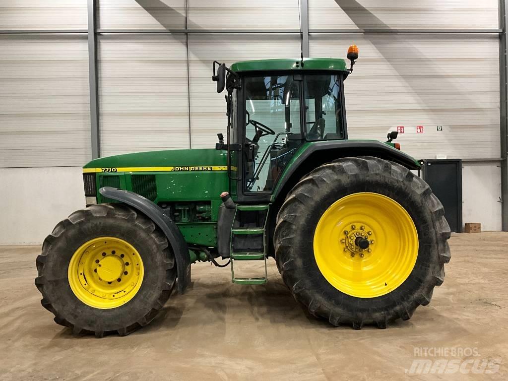 John Deere 7710 Traktoriai