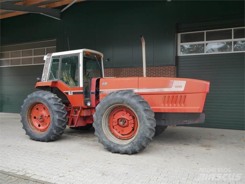 Case IH IHC 3588 Traktoriai