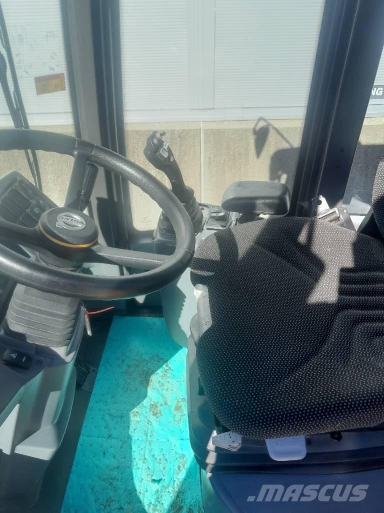Volvo L35GS Naudoti ratiniai krautuvai