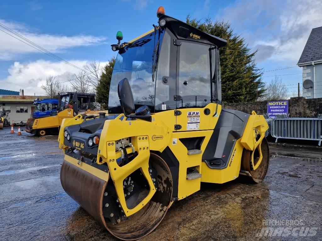 Bomag BW 151 AD-5 Porinių būgnų volai