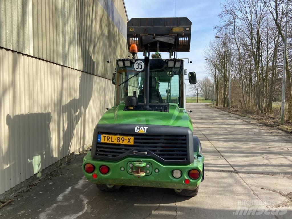 CAT 906M Naudoti ratiniai krautuvai