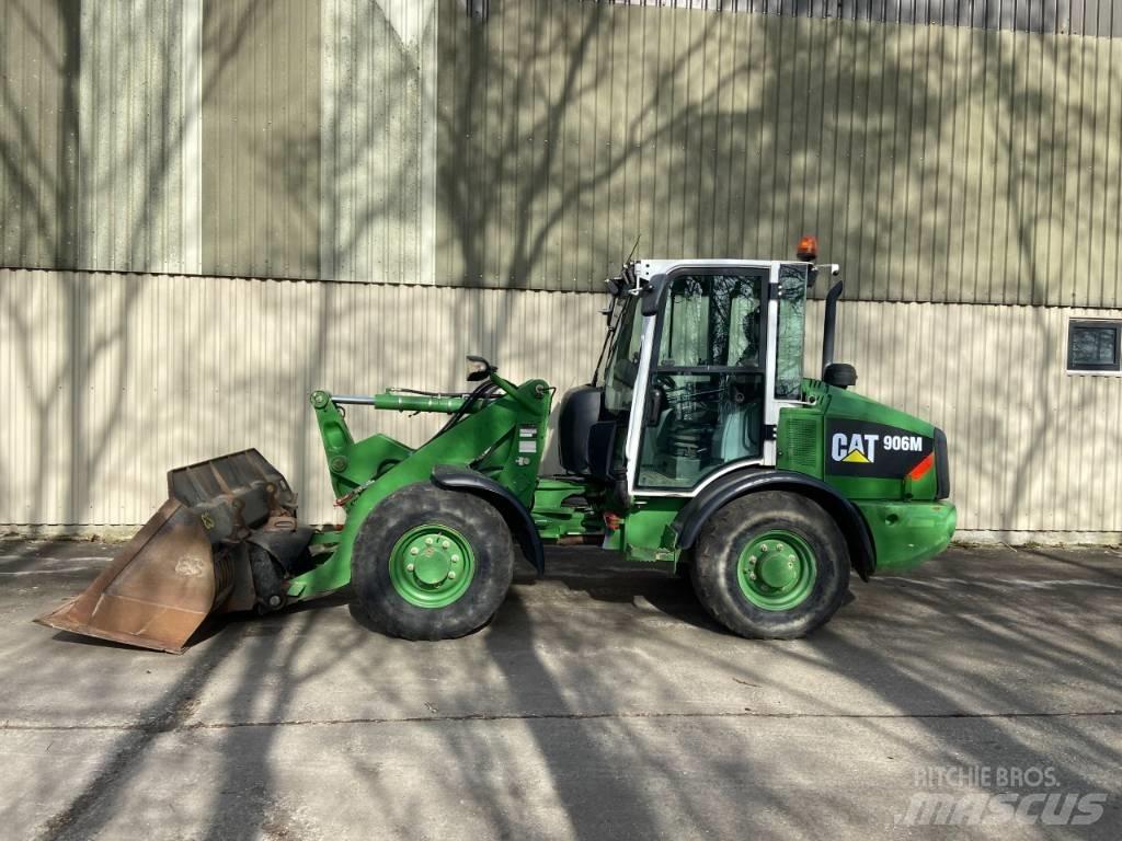 CAT 906M Naudoti ratiniai krautuvai