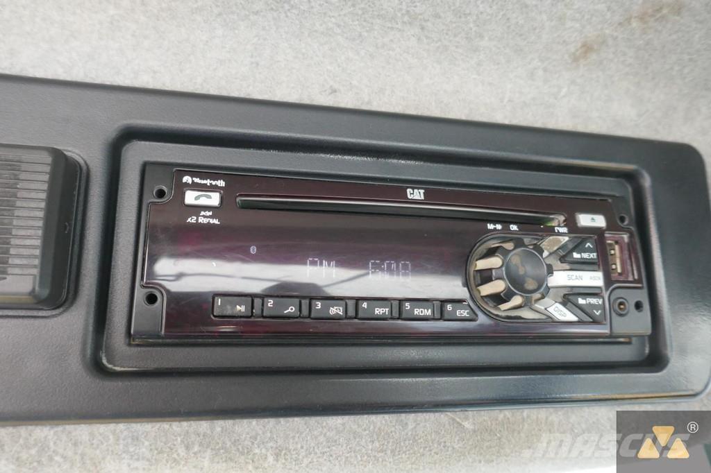 CAT 980M Naudoti ratiniai krautuvai