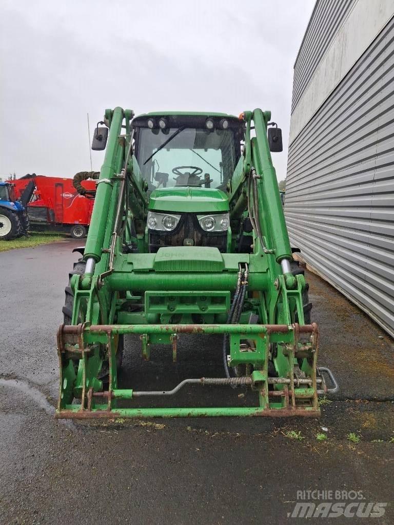 John Deere 6110 Traktoriai