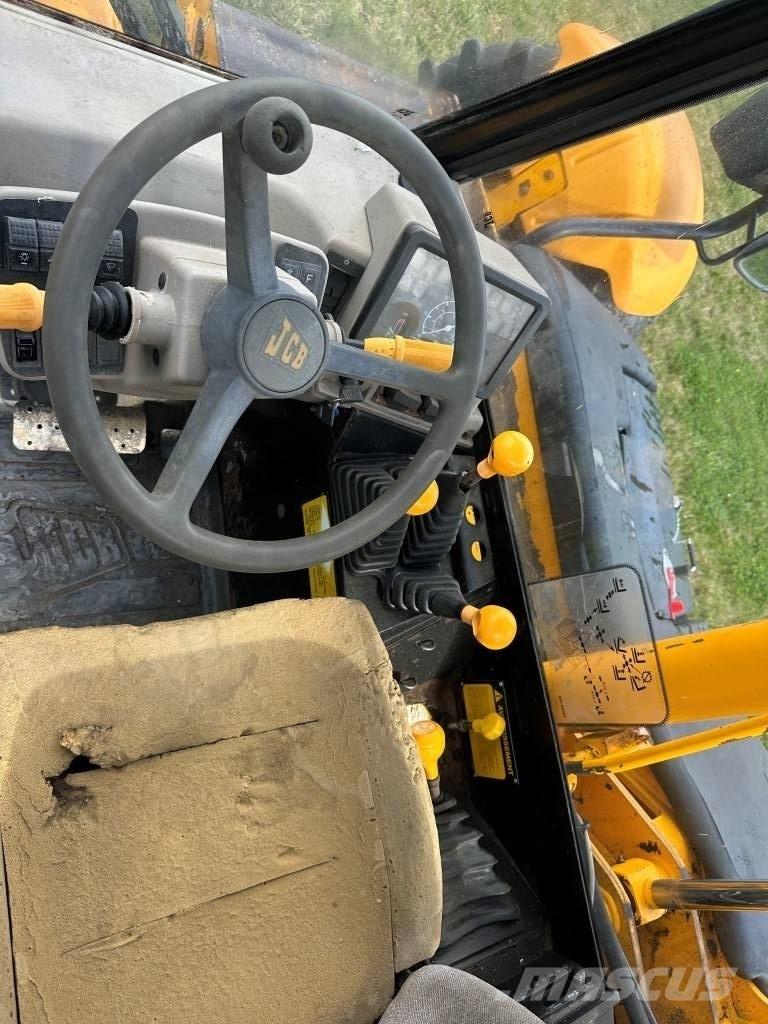 JCB 526 Teleskopiniai krautuvai žemės ūkiui