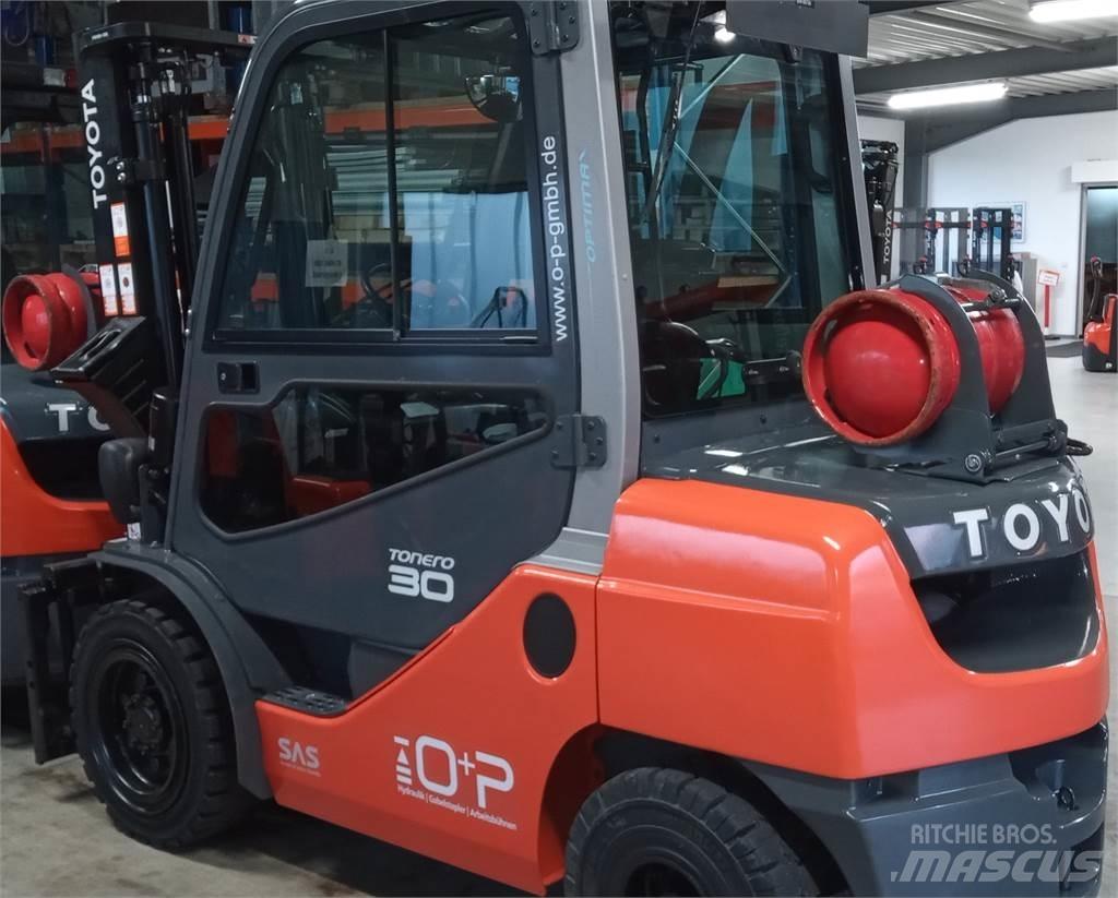 Toyota 02-8FGF30 LPG (dujiniai) krautuvai