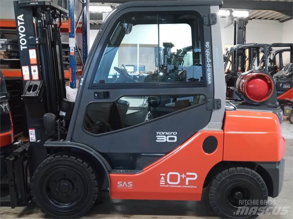 Toyota 02-8FGF30 LPG (dujiniai) krautuvai