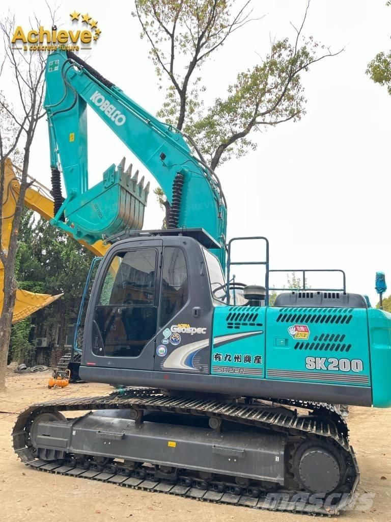 Kobelco SK 200 Vikšriniai ekskavatoriai
