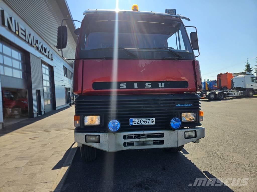 Sisu SM300 8X2 Miško mašinų transportavimo sunkvežimiai