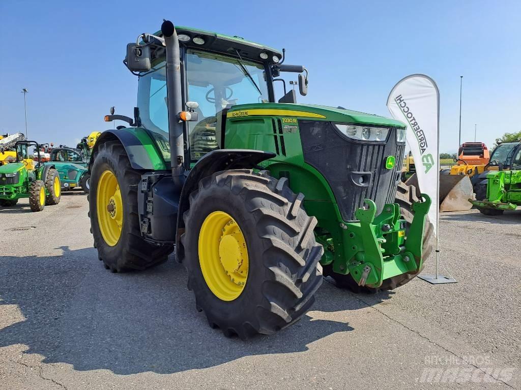 John Deere 7230 R Traktoriai