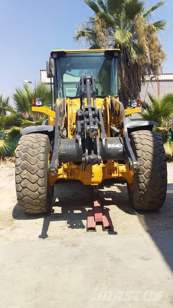 Volvo L90F Naudoti ratiniai krautuvai