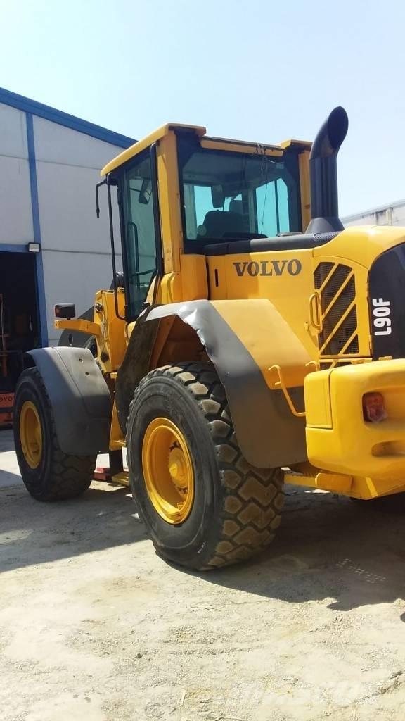 Volvo L90F Naudoti ratiniai krautuvai