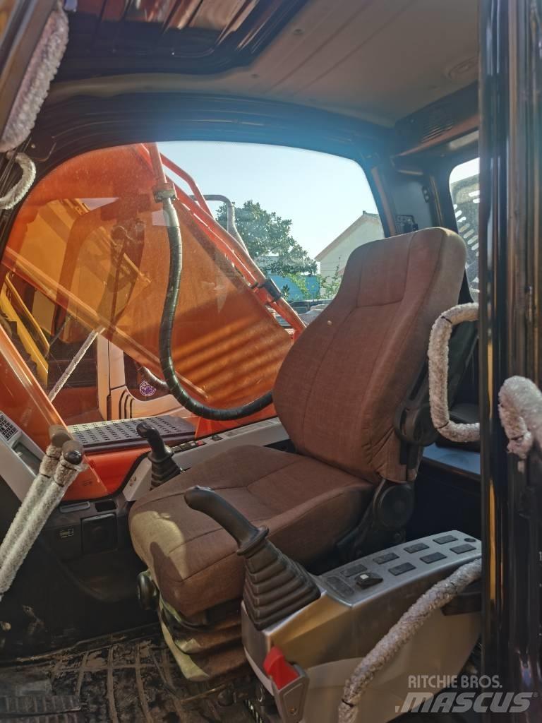 Doosan DX 225 LC Vikšriniai ekskavatoriai