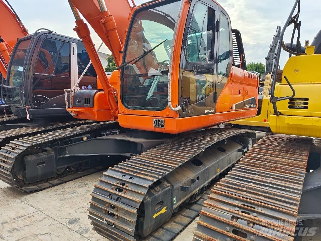 Doosan DX 225 LC Vikšriniai ekskavatoriai