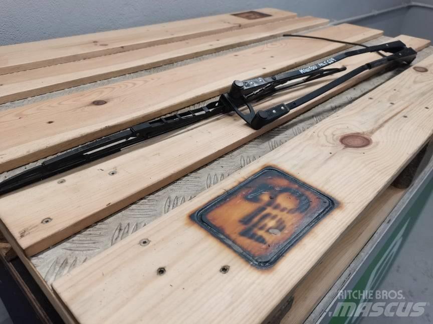 Manitou MLT  wiper Kabinos ir interjeras