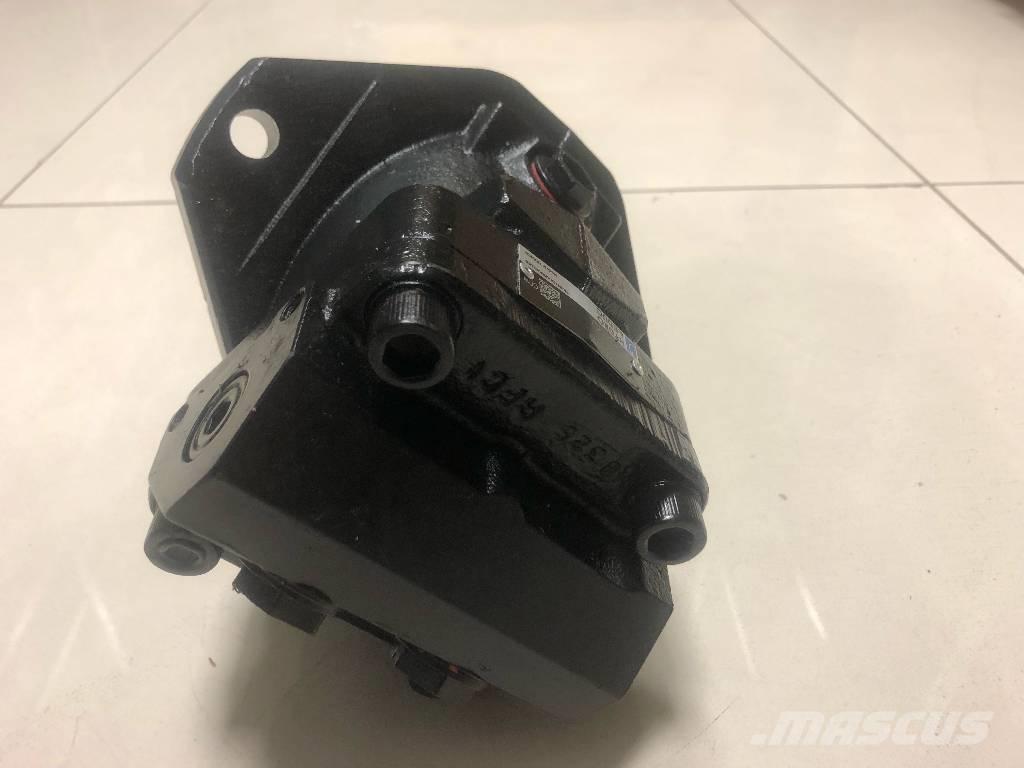 John Deere H 415 Hidraulikos įrenginiai