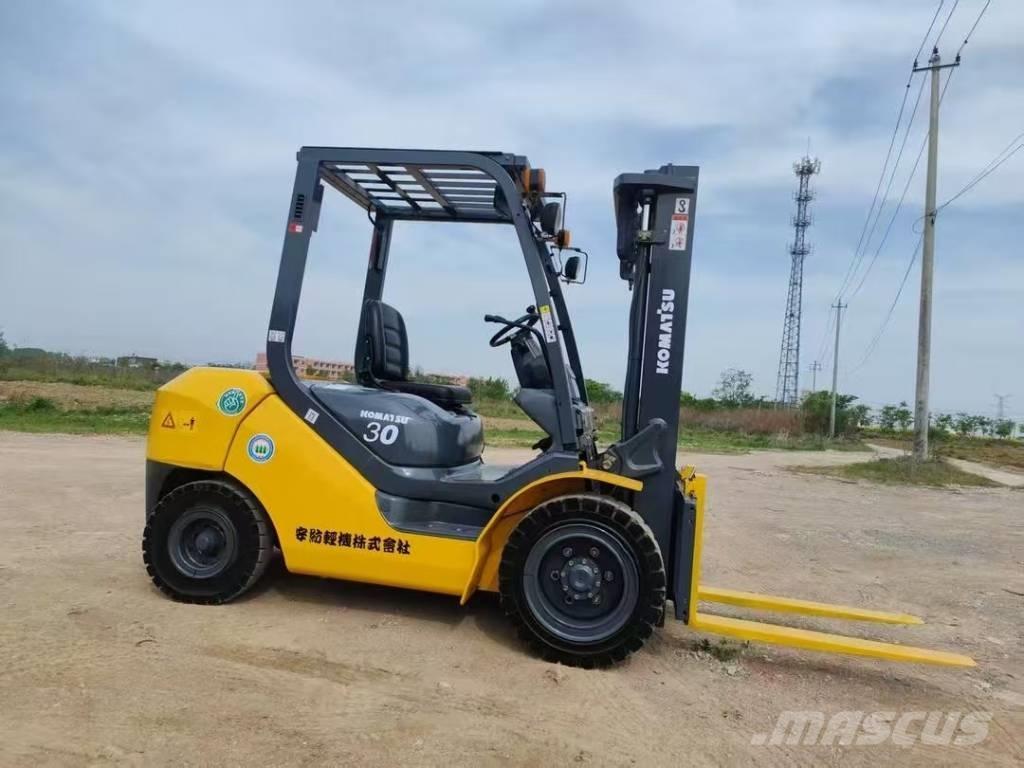 Komatsu 30 Dyzeliniai krautuvai