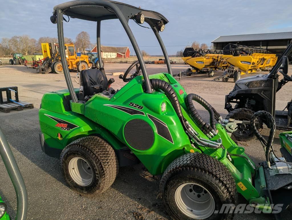 Avant 528 Krautuvai su šoniniu pasukimu