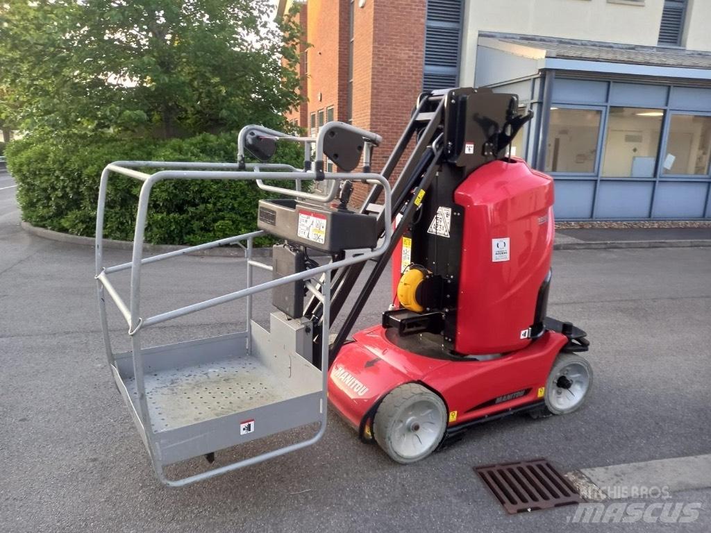 Manitou 100 VJR Vertikalūs stiebiniai keltuvai