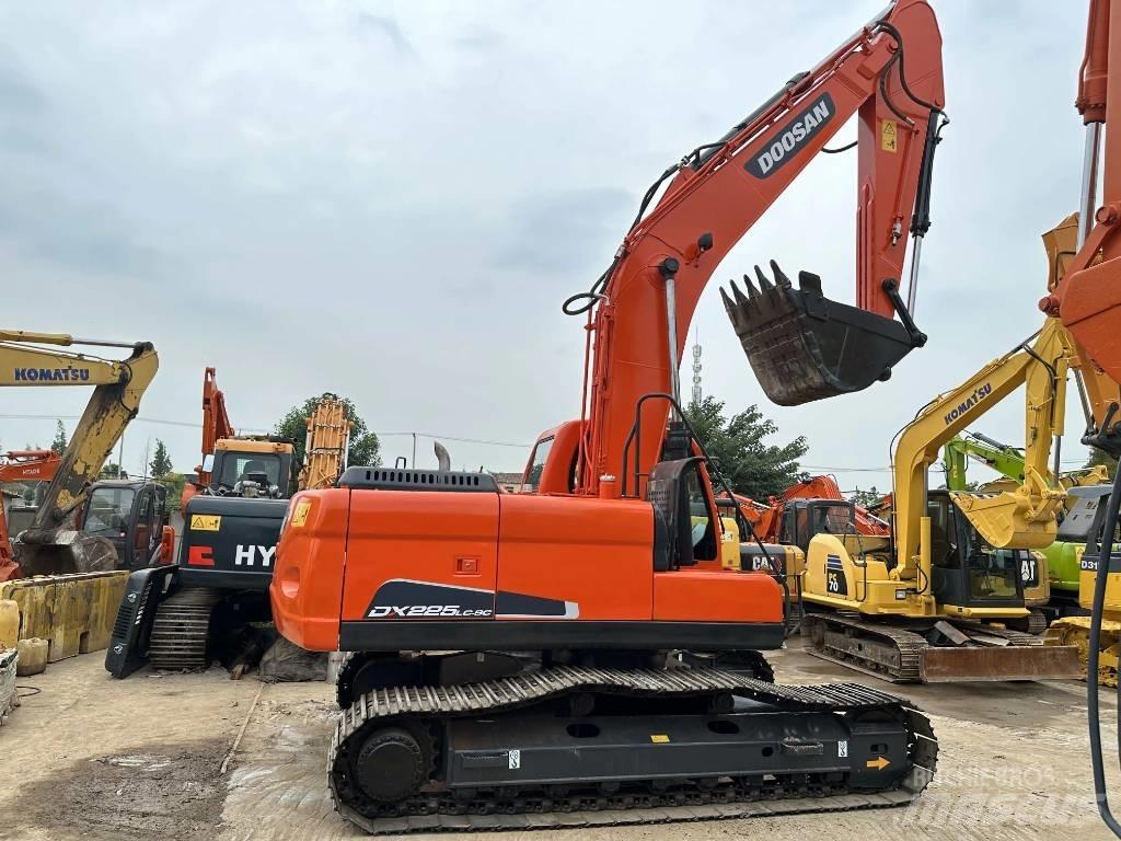 Doosan DX225LC-9C Vikšriniai ekskavatoriai