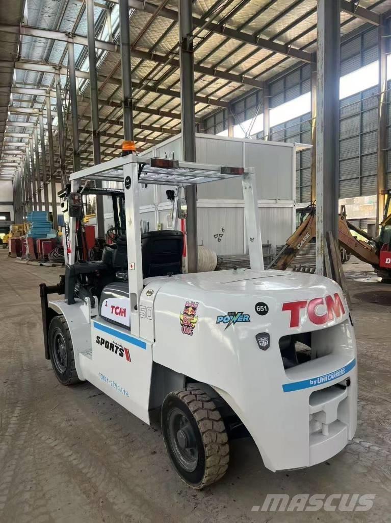 TCM FD 50 Dyzeliniai krautuvai