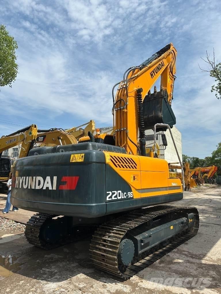 Hyundai 220LC-9S Vikšriniai ekskavatoriai