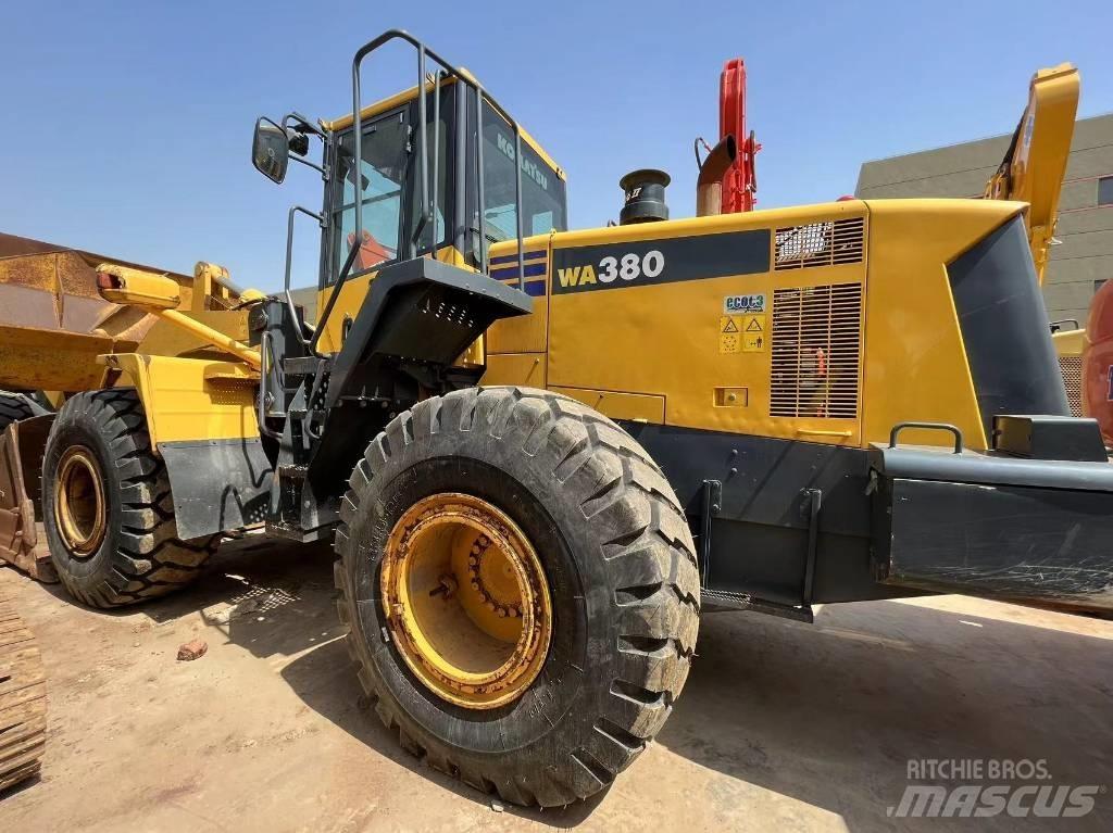 Komatsu WA 380 Naudoti ratiniai krautuvai