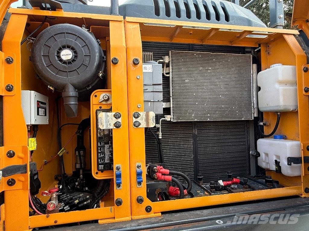 Hyundai HX220AL Vikšriniai ekskavatoriai