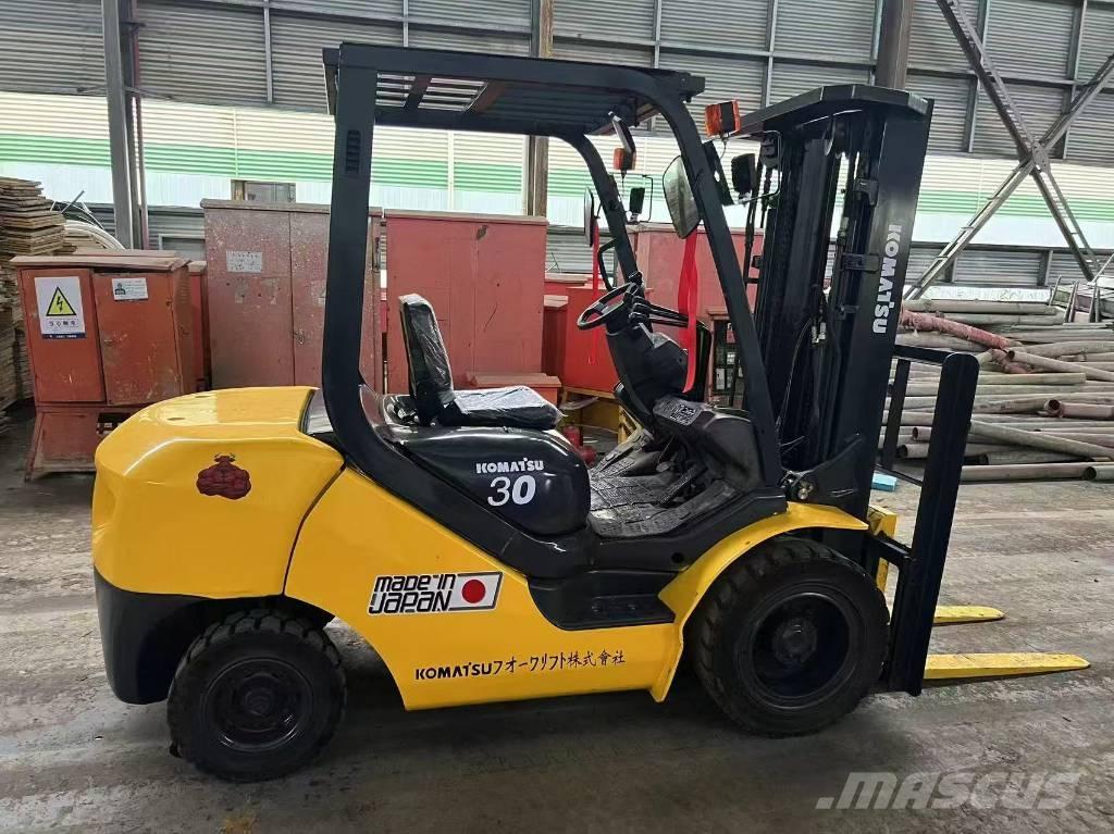 Komatsu FD 30 T-17 Dyzeliniai krautuvai