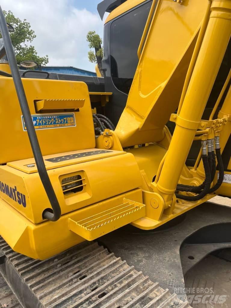 Komatsu PC130 Vikšriniai ekskavatoriai
