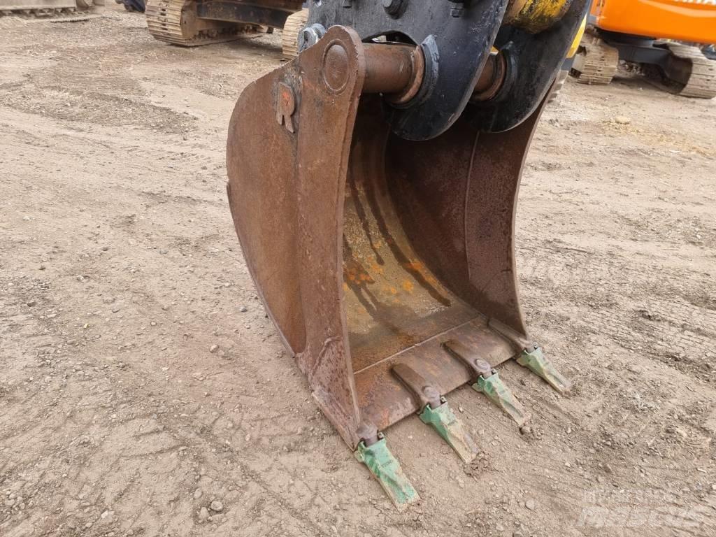 JCB JS 210 LC Vikšriniai ekskavatoriai
