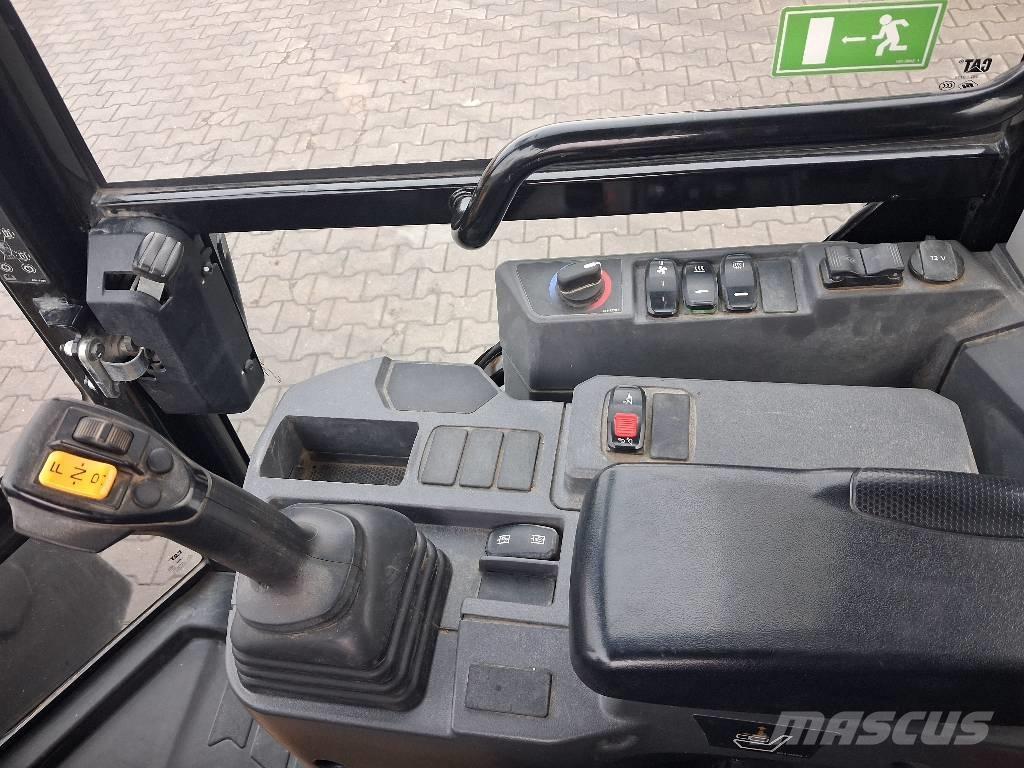 CAT 906 Naudoti ratiniai krautuvai