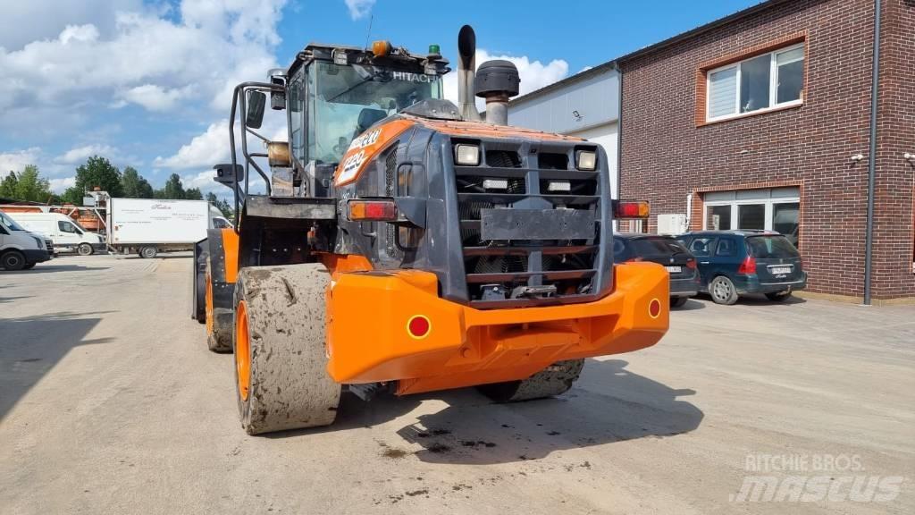 Hitachi ZW 220-6 Naudoti ratiniai krautuvai