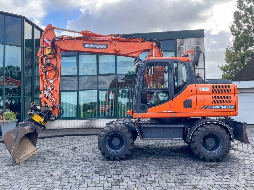 Doosan DX 140 W-3 Ratiniai ekskavatoriai