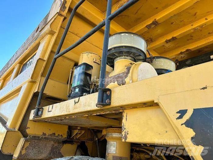 CAT 771D Statybiniai savivarčiai sunkvežimiai