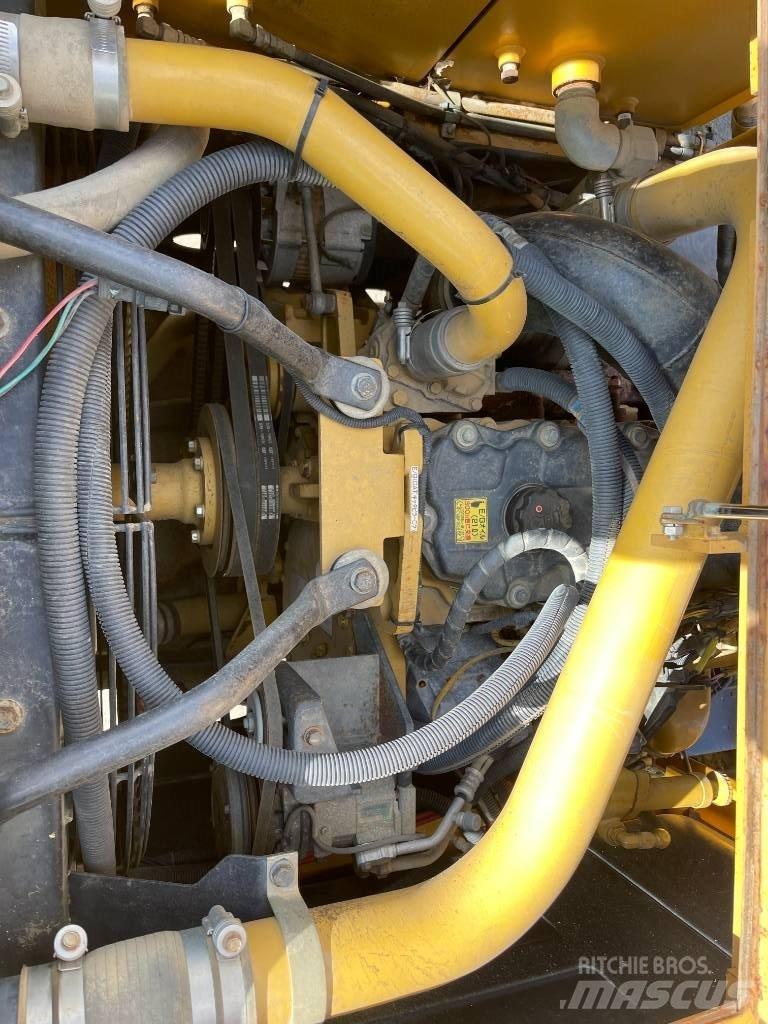 Morooka MST 2300 Vikšrinė savivartė technika