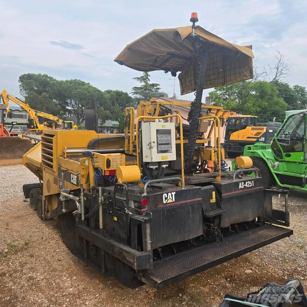 CAT AP 600 Asfalto klotuvai
