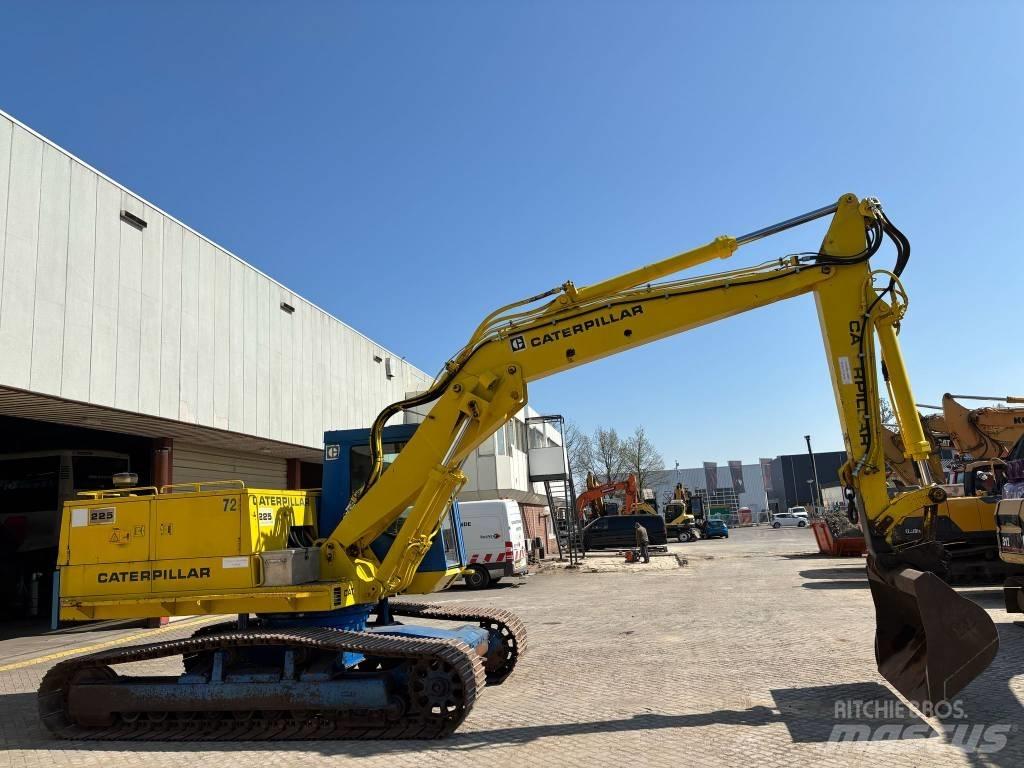 CAT 225 Vikšriniai ekskavatoriai