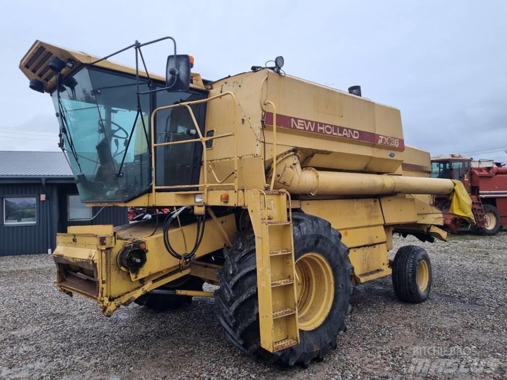 New Holland TX 36 Derliaus nuėmimo kombainai