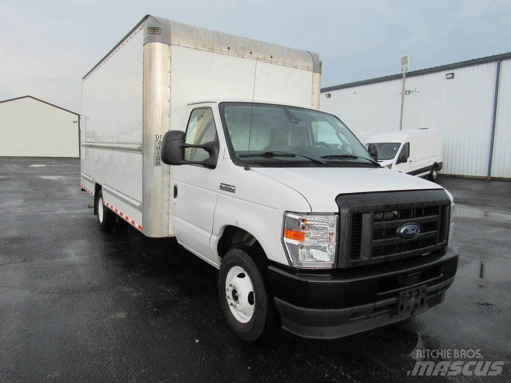 Ford E-350 Sunkvežimiai su dengtu kėbulu